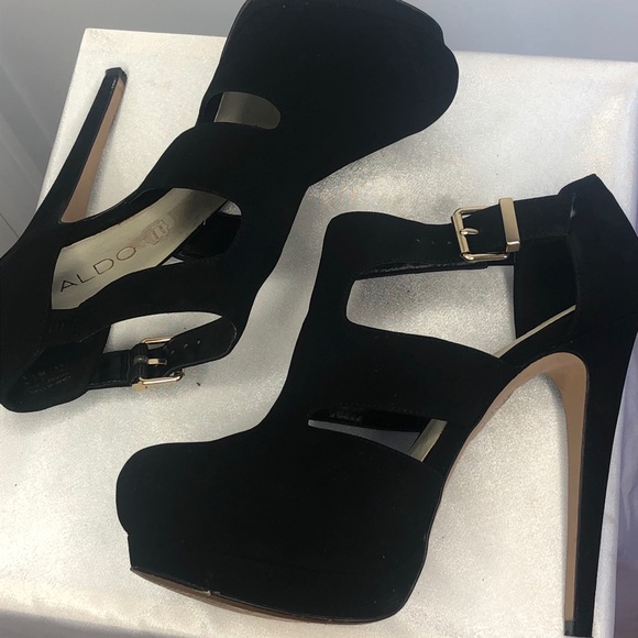 Aldo Tirevia Black and Gold Heels - Picture 5 of 6